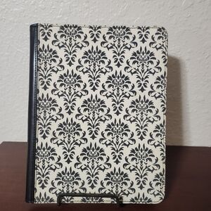 Verso brand hard cover black and white tablet protector